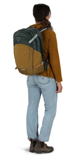 Alternative view of Osprey  Nebula 32 Pack - Green Tunnel